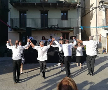 Festa del Roser a Tuixent